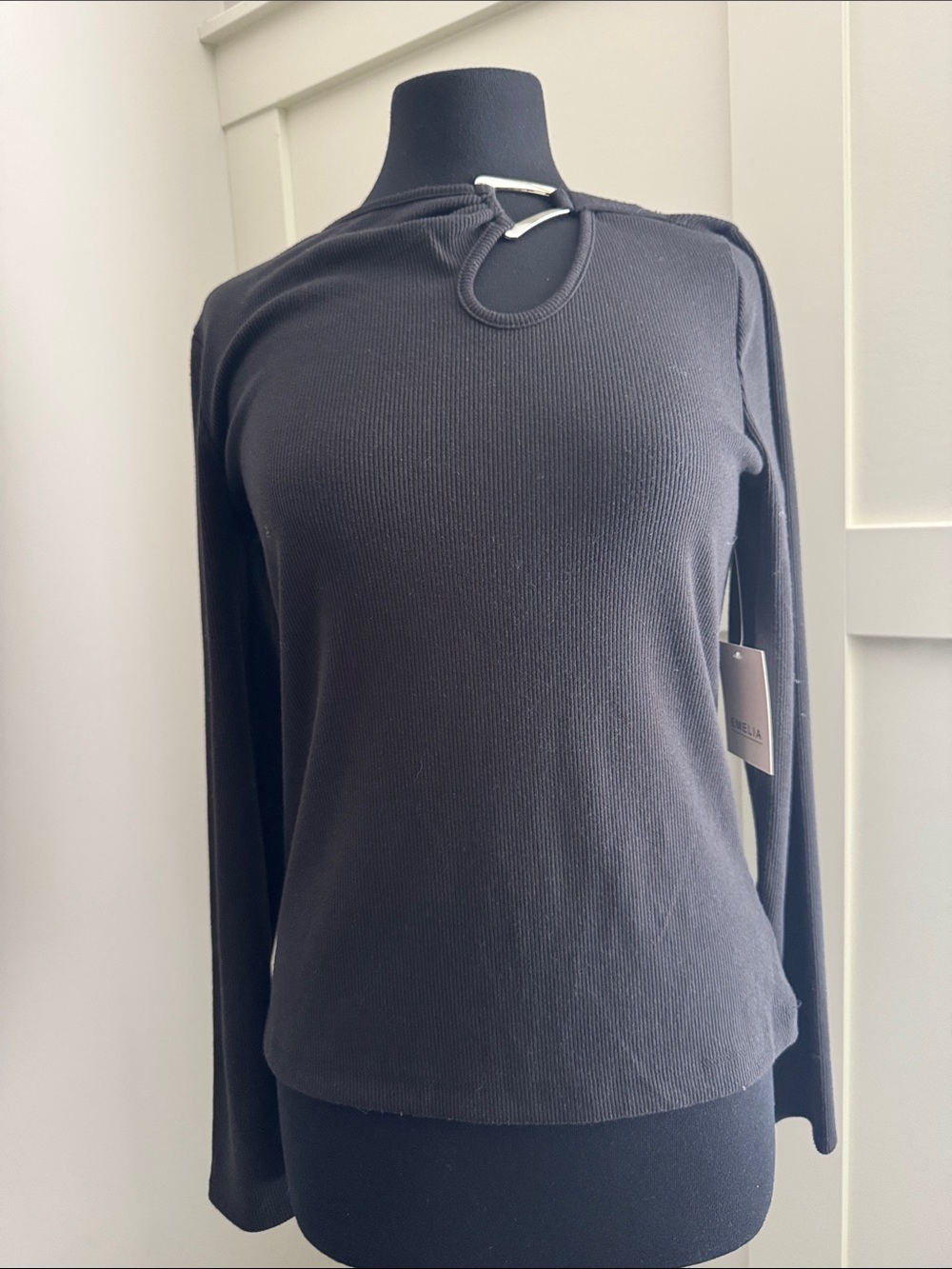 Black Long-Sleeve Ribbed Top with Keyhole Accent